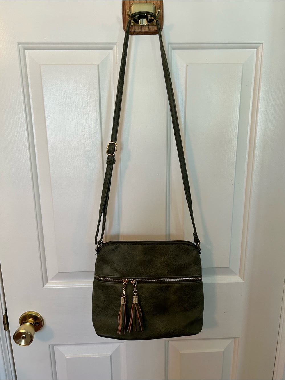Classic Olive Green Crossbody Bag - Unbranded